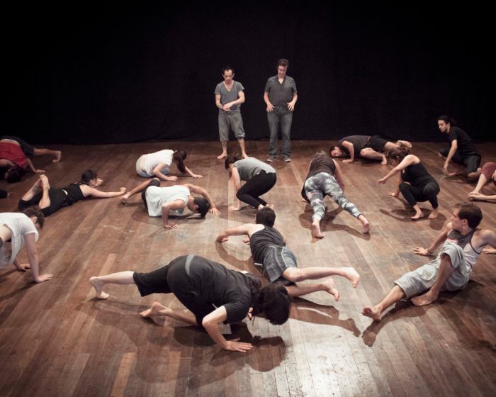 Postulaciones para talleres de formación teatral gratuitos de FIBA en Chile, del 8 al 25 de septiembre