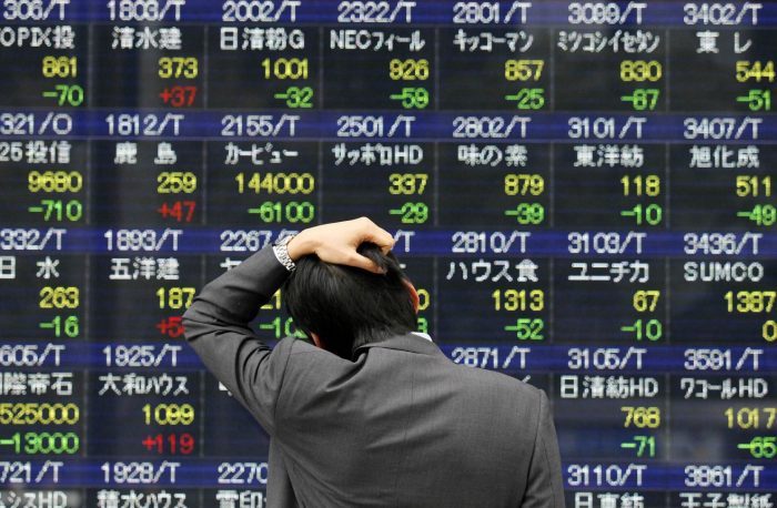 Bolsa de Tokio alcanzó su peor nivel en 8 meses tras caer casi 4%, arrastrada por Wall Street