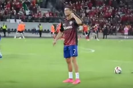 [Video] Así reacciona Cristiano Ronaldo cuando los hinchas cantan «¡Messi, Messi!»