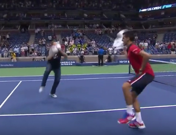 [Video] ¿La chilenidad es contagiosa?: Djokovic baila con un fanático en el US Open