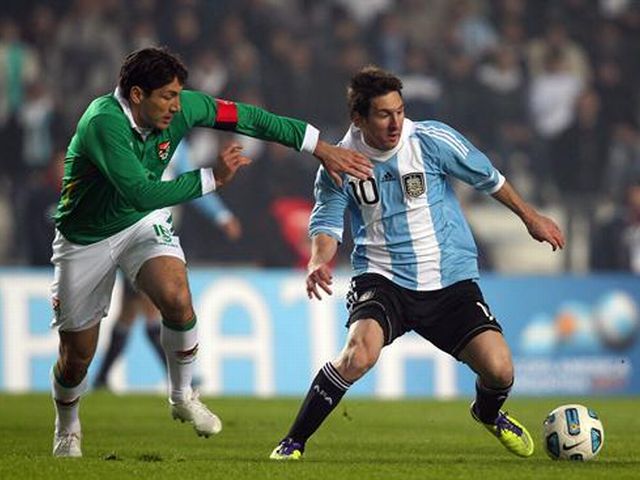 Bolivia viajó a Estados Unidos gracias a un préstamo de su capitán