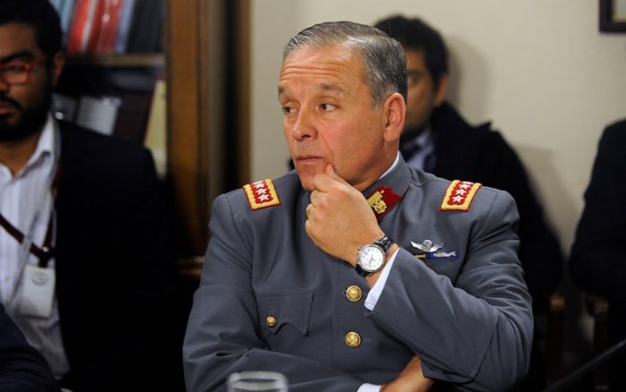 Ministra Rutherford investiga al general (r) Oviedo por «sobresueldos»