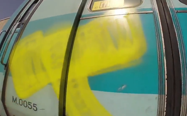 [Vídeo] Graffiteros suben la prueba de cómo rayar el metro de Santiago