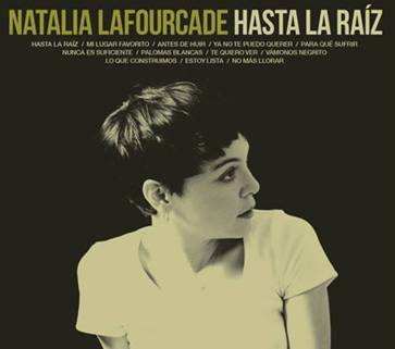 Cantante Natalia Lafourcade llega a Chile para presentar su último disco
