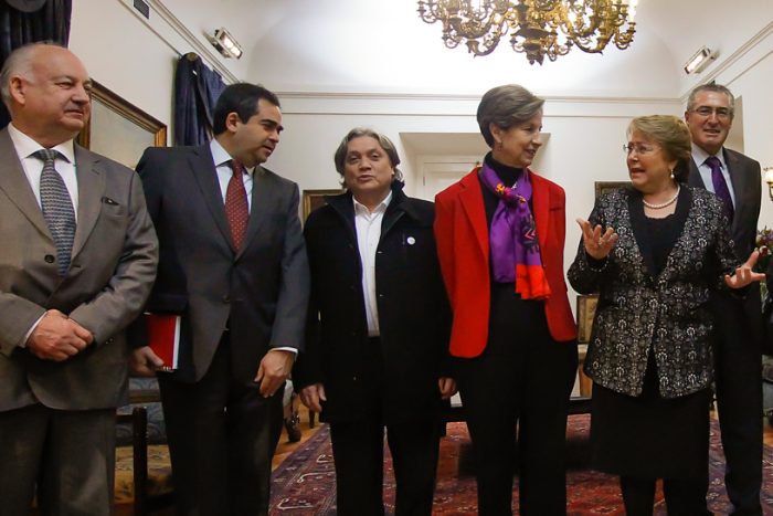 La Moneda asume estar  bajo “fuego amigo” y Nueva Mayoría busca neutralizar operaciones internas contra Bachelet