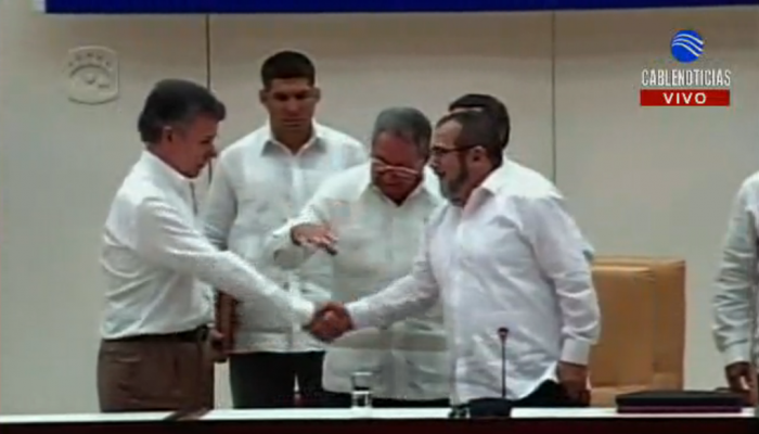 En seis meses las FARC y gobierno colombiano firmarán «acuerdo de paz final» en La Habana