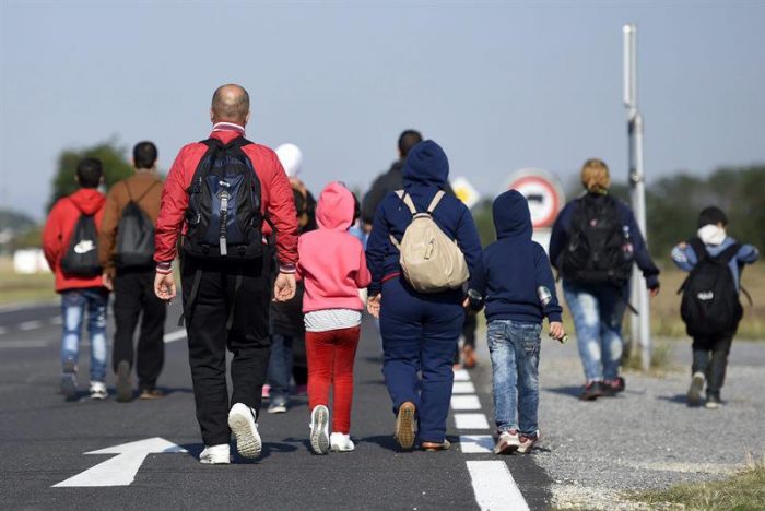 Caos «bajo control» por la masiva llegada de refugiados a Viena
