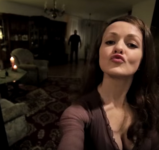 [Video] La selfie del infierno: alguien te está mirando