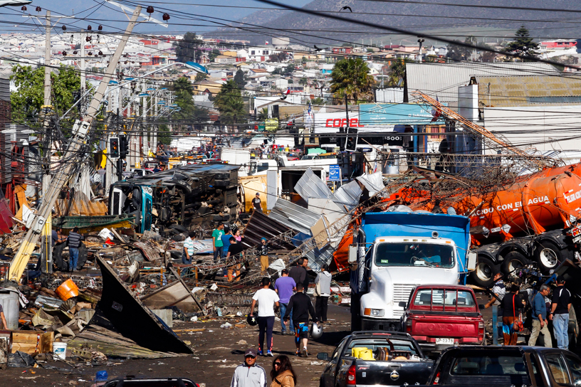 17 de Septiembre de 2015/COQUIMBO  Destrozos en Avenida Baquedano, luego del terremoto grado 8.4 que afectó a la región de Coquimbo, el borde costero y el sector del puerto quedaron con serios daños tras el paso de las olas .  FOTO:RODRIGO SAENZ/AGENCIAUNO