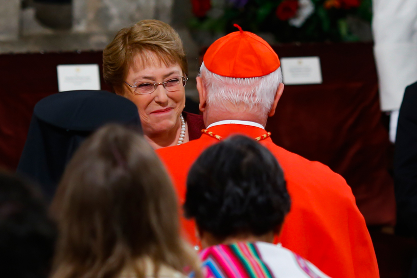 18 de Septiembre de 2015/SANTIAGO  La Presidenta de la República, Michelle Bachelet, durante el Te Deum Ecuménico 2015 realizado en la Catedral de Santiago, en el marco de las celebraciones de la Independencia de Chile.  FOTO: PABLO VERA LISPERGUER/AGENCIAUNO