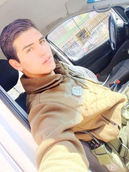El fanpage de Facebook  que rinde tributo a «los carabineros más guapos y valientes de Chile»