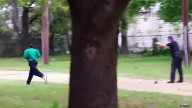 El «efecto YouTube»: el fenómeno que preocupa a la policía en EE.UU.