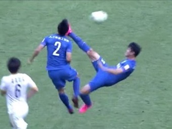 [Video] La feroz patada entre compañeros en el fútbol chino