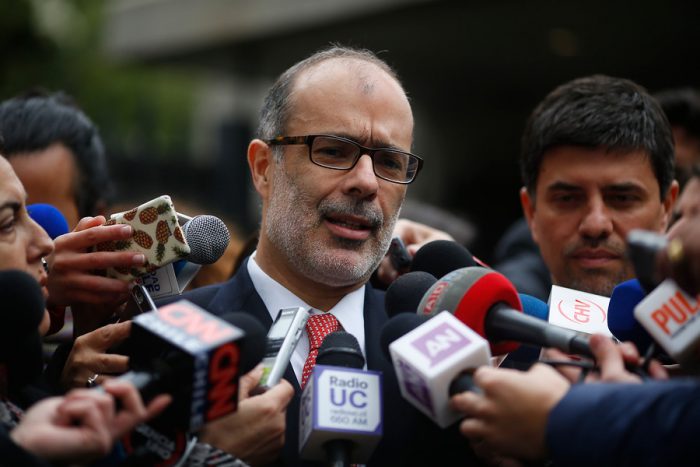 Valdés acumula poder y toma vocería tras cita de Bachelet con empresarios en el CEP