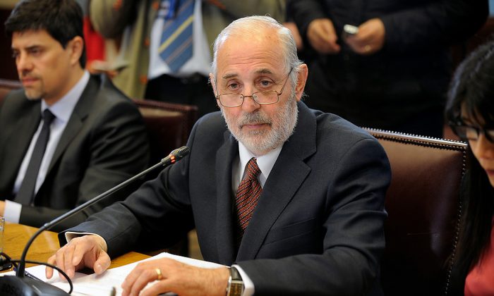 Abbott y su parentesco con Alfredo Moreno: «Si asumo como Fiscal Nacional evidentemente tendré que inhabilitarme»