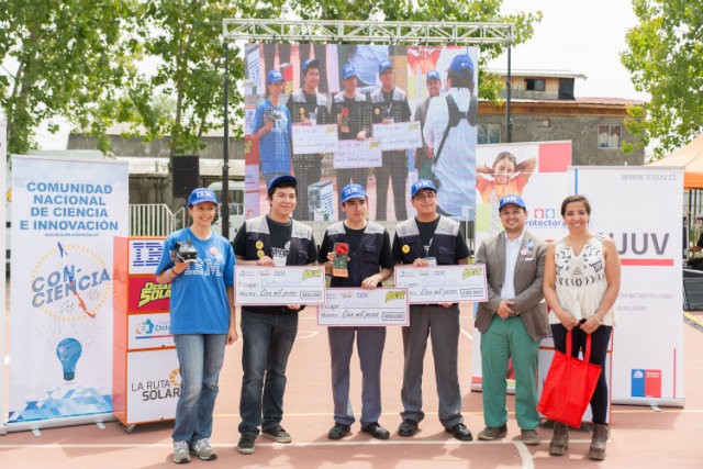 Colegio de La Pintana fue el gran ganador de carrera de autitos solares