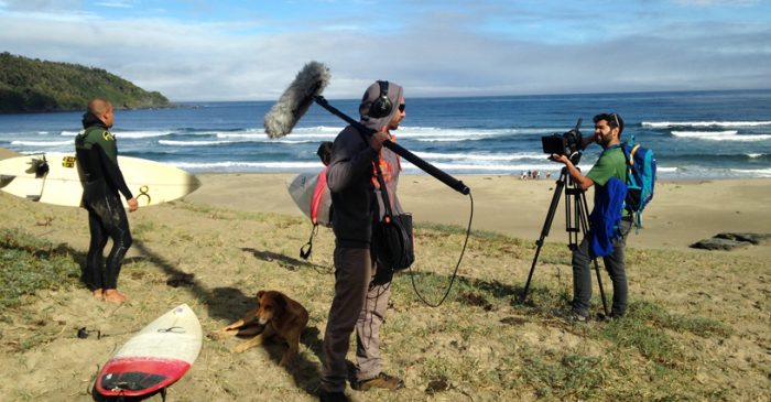 Aventura y pasión: el documental de la escuela de surf más austral del mundo desembarca en Valparaíso