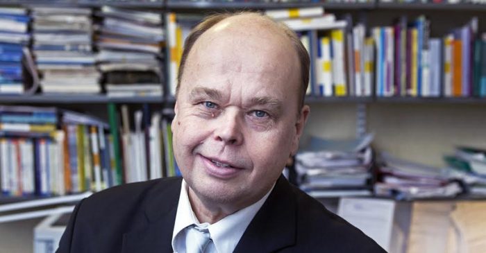 Experto finlandés es categórico: “La educación debe ser gratis porque es un derecho humano”