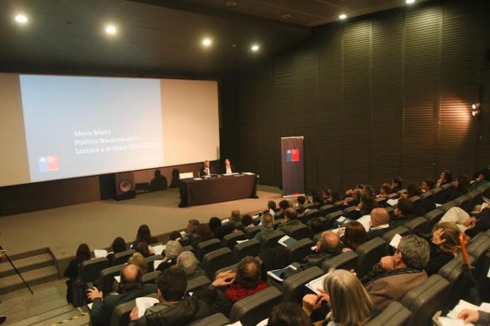 Gobierno y sociedad civil analizaron estado de la Política Nacional de la Lectura y el Libro