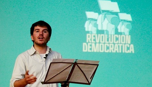 Jaime Guzmán vive: Servel objeta palabra «revolución» a RD y le impide inscribirse como partido político