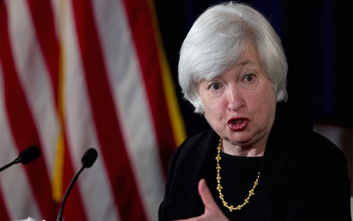 Yellen señala «probable» subida de tasas de la FED «en los próximos meses»