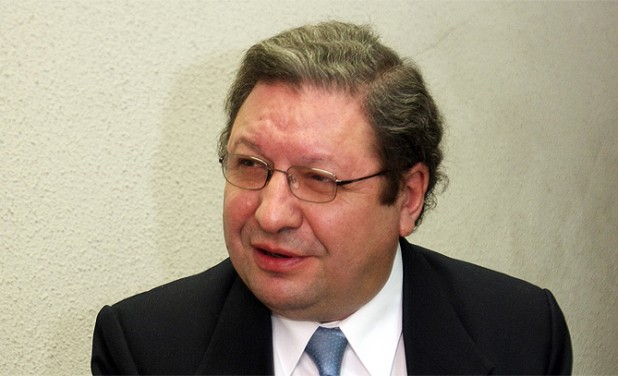 Conocido lobbista y columnista queda a cargo del equipo para reforzar estrategia  comunicacional chilena frente a demanda boliviana