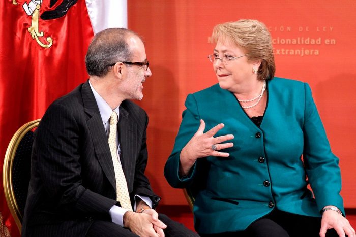 Bachelet acude a cumbre en el CEP con los grandes empresarios