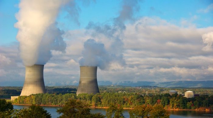 Bolivia y Rusia firman convenio para impulsar proyecto de energía nuclear