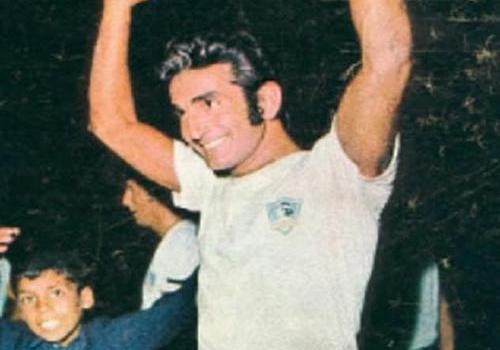 Recordamos el debut profesional de Maradona y el nacimiento de un gran extranjero que jugó en Chile.