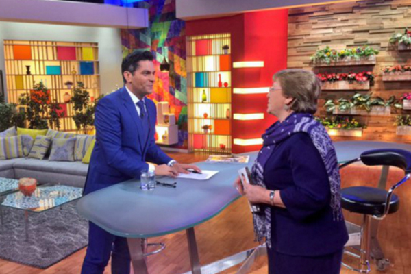 Periodista cubano que entrevistó a Bachelet: «Estuvo tensa cuando hablamos de la situación en la que está envuelto su hijo»