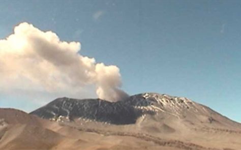 Sernageomin detecta importante incremento de la actividad profunda del volcán Láscar