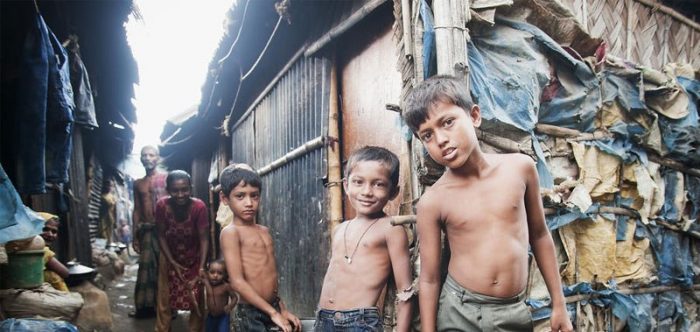 Pobreza global baja por primera vez del 10%