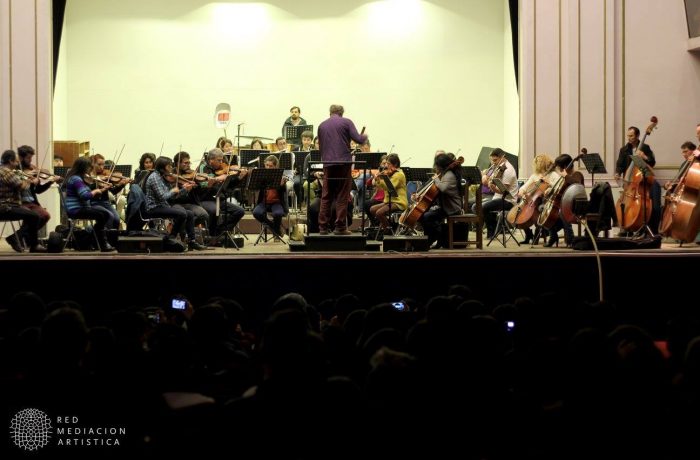 Centenares de escolares disfrutan conciertos de música docta en U. de Santiago