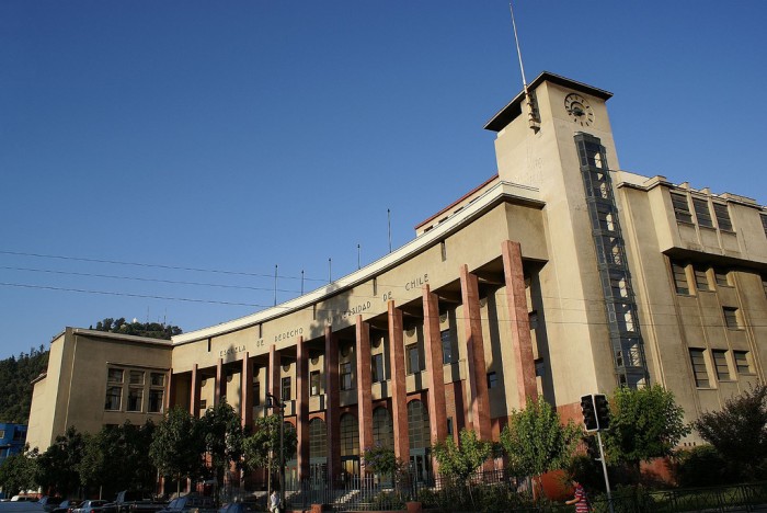SQM: Investigan a funcionarios de la Facultad de Derecho de la U. de Chile