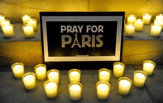 Identifican a uno de los terroristas de París por las huellas dactilares