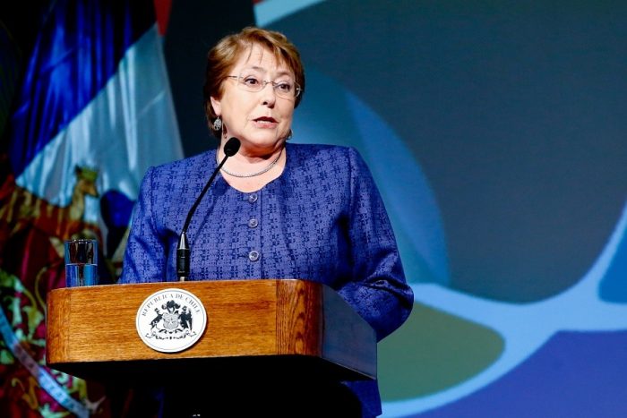 Bachelet y el paro del Registro Civil: «Ya el Gobierno ha hablado suficiente. La gente no merece pasar por lo que está pasando»