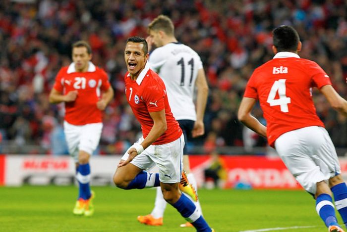 Recordamos tres presentaciones de la Roja; entre ellas, un triunfo histórico en Wembley