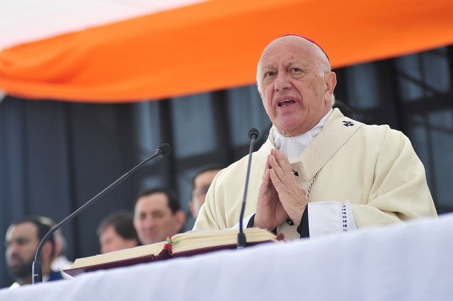 Agrupación de laicos de Santiago pide que Arzobispado indemnice a víctimas de violaciones 