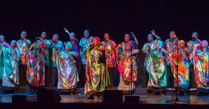 Dios y Mandela unidos por el Soweto Gospel Choir, el coro más famoso de Sudáfrica