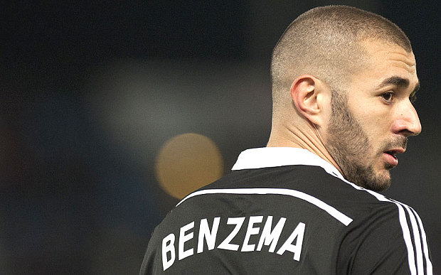 Benzema, acusado de complicidad en intento de chantaje