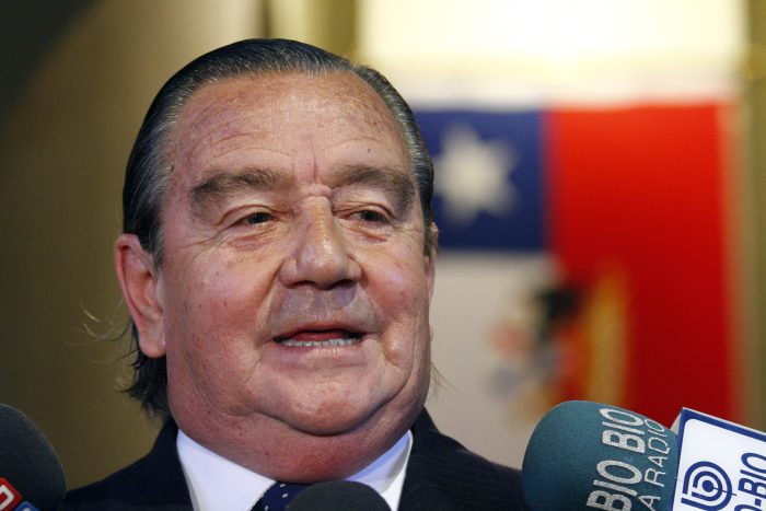 Labbé dice tener derecho a celebrar a Pinochet, «así como se celebran otras ceremonias de otros próceres»