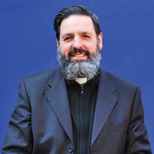 Sacerdote Nicolás Vial defiende «la honorabilidad y la grandeza» de Eliodoro Matte