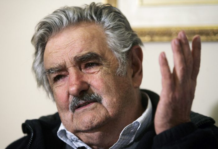 Mujica y su recomendación a los políticos chilenos: «Que se pasen 14 años en cana, para aprender»