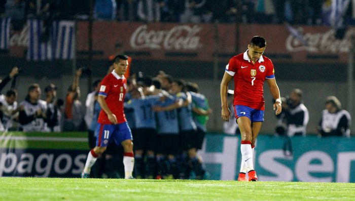 Una irreconocible Selección Chilena no pudo ante la garra «charrúa» y conoció su primera derrota