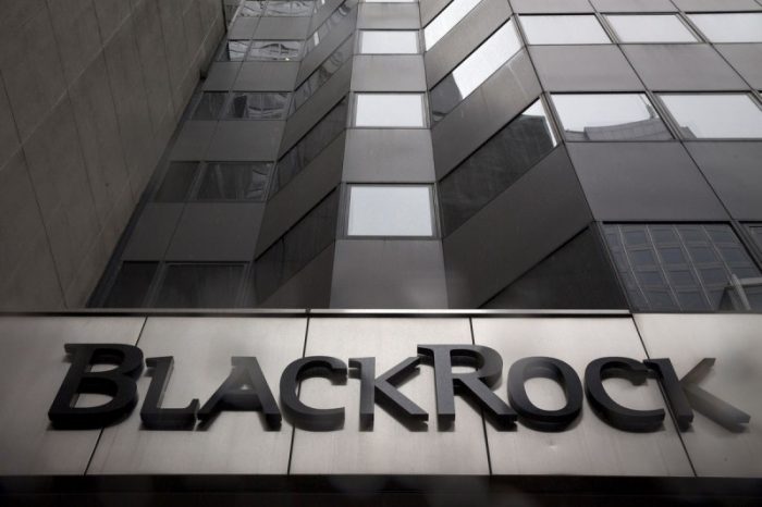 ¿Advertencia a empresarios chilenos? BlackRock exigirá que ejecutivos de las empresas en que invierte muestren como contribuyen a la sociedad