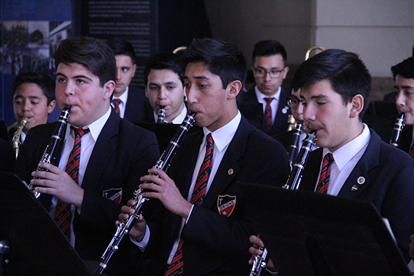 Banda Instrumental de Colegio Don Orione interpreta a Queen y Adele en Teatro Novedades en Barrio, 27 de noviembre