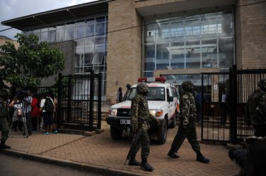 Demasiado real: simulacro de ataque terrorista deja un muerto en universidad de Kenia