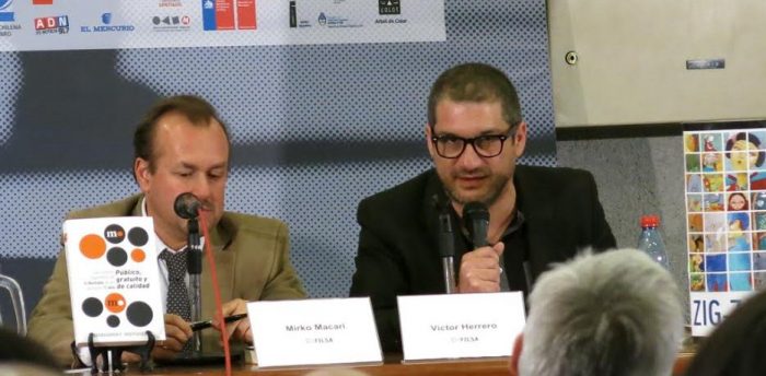 Lo que se dijo durante el lanzamiento del libro «Público, gratuito y de calidad: Las crónicas imperdibles de El Mostrador en sus primeros 15 años»