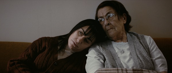 Ve aquí el trailer de «La Madre del Cordero», la película que marca el retorno de Shenda Román a la actuación en cine