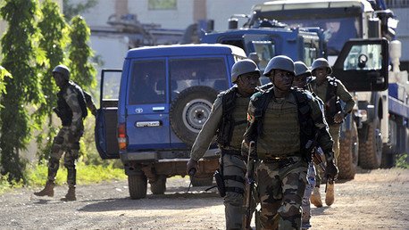 Liberan a 80 rehenes del hotel de Mali en medio de disparos de asaltantes
